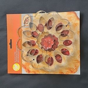 Wilton Fall/Sunflower Pie Crust Cutter
